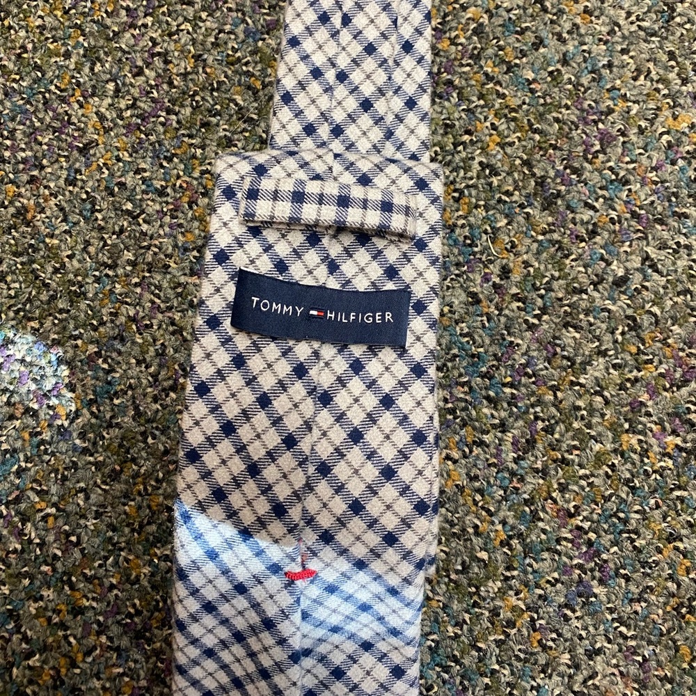 Tommy Hilfiger tie, brand new without tags